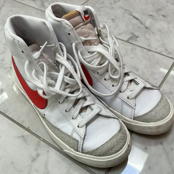 Nike Blazers Women’s - Picture 5 of 5